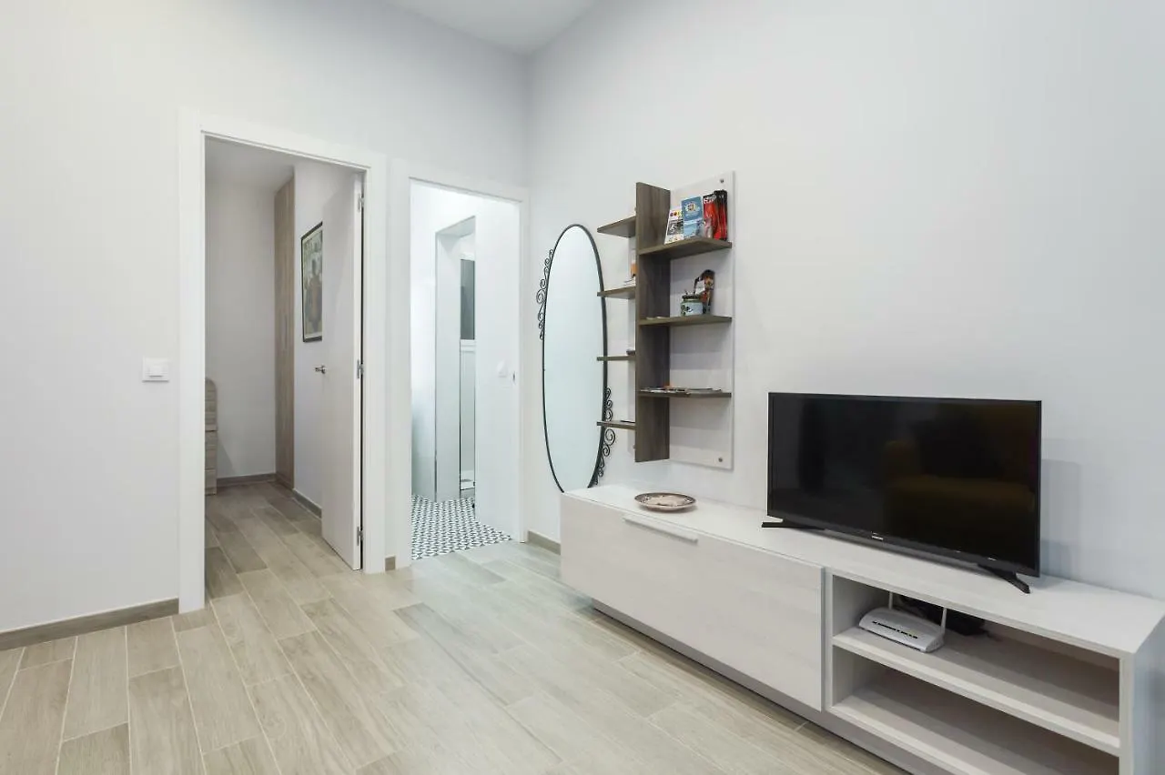 Beautiful Apartment 20 Minutes From City Center L'Hospitalet de Llobregat