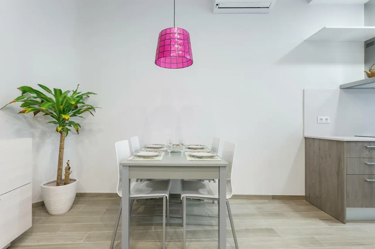 Beautiful Apartment 20 Minutes From City Center L'Hospitalet de Llobregat